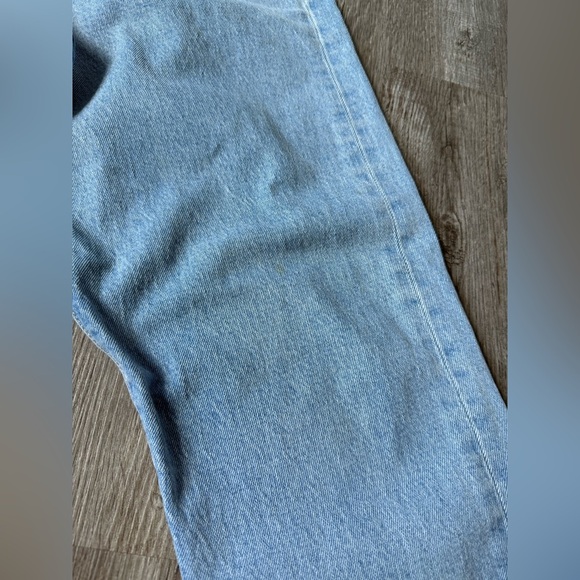Levi’s Wedgie Hi Rise Denim Jeans Straight Distressed Hem Light Wash Size 31 27 - Picture 5 of 9